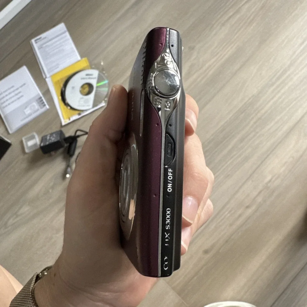 Nikon COOLPIX S3000 12.0‎ MP Digital Camera 4X Optical Zoom Plum Lens Error